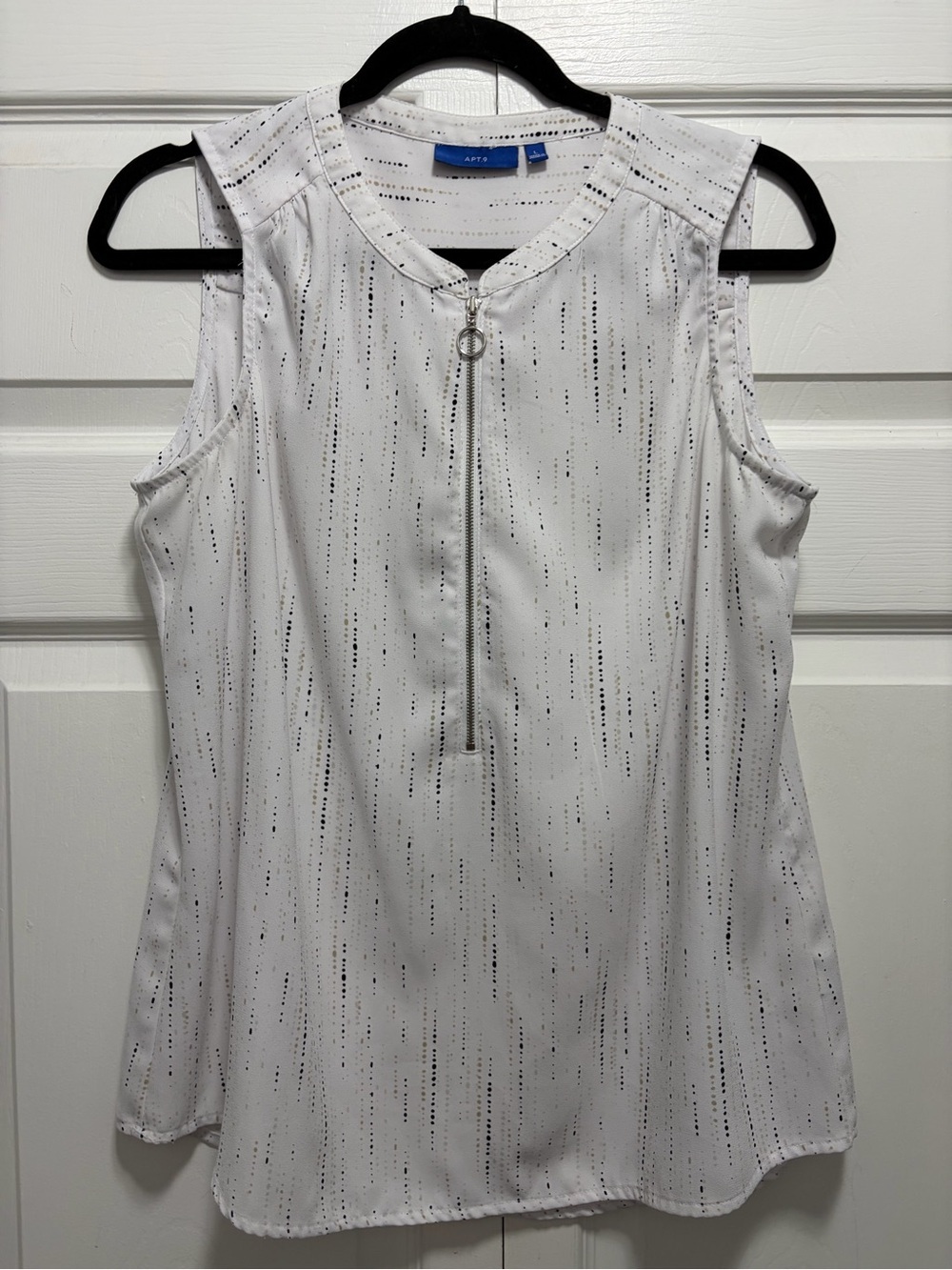 Apt. 9 White Zip-Front Sleeveless Top with Black and Tan Dot Stripe